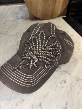 Y2K Olivia & Pique hat